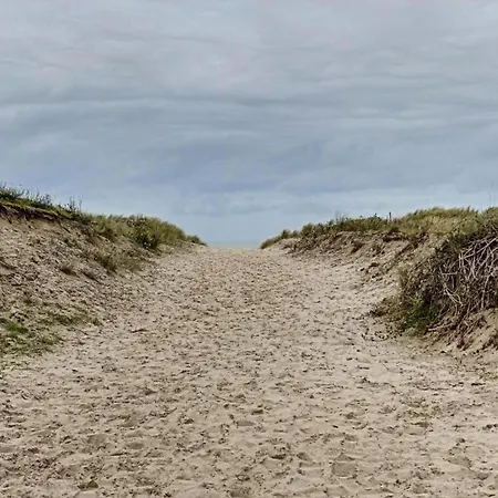 In Near The Beach, Cleaning Included *